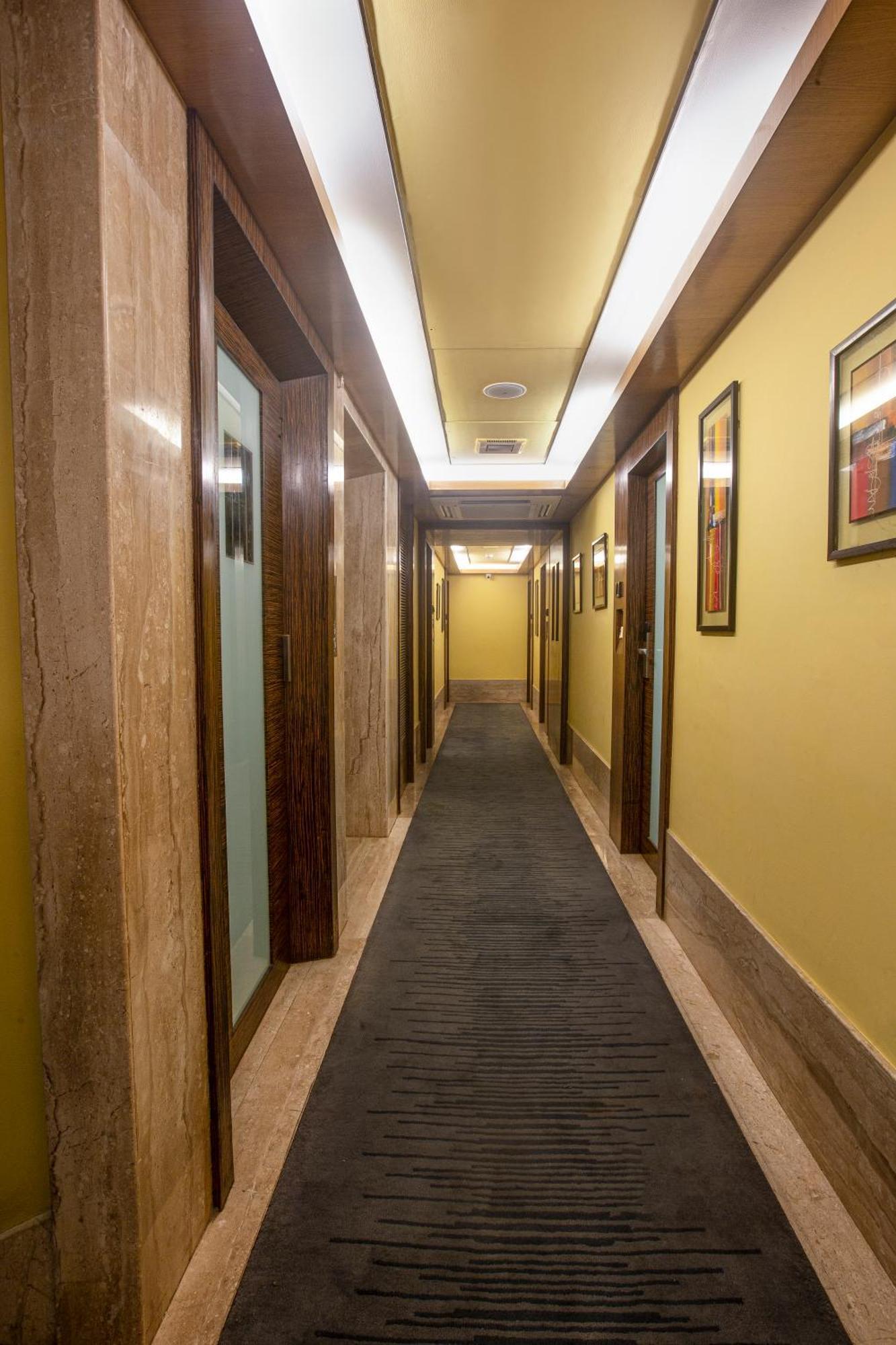Hotel Bawa Continental Bombay Esterno foto