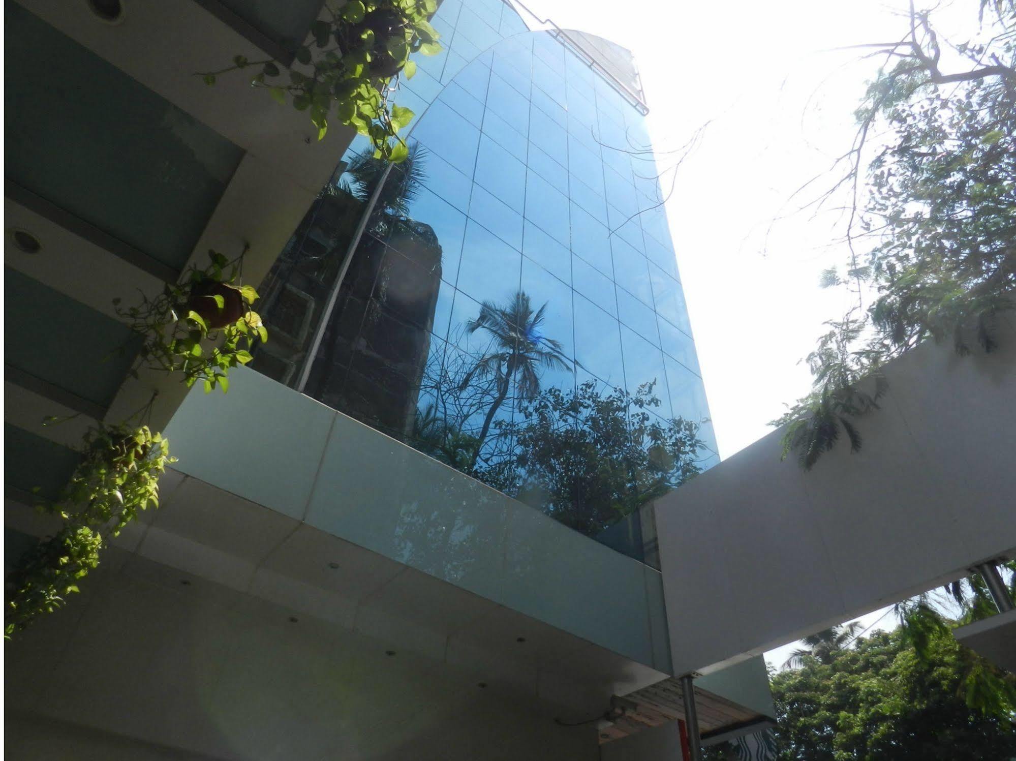 Hotel Bawa Continental Bombay Esterno foto