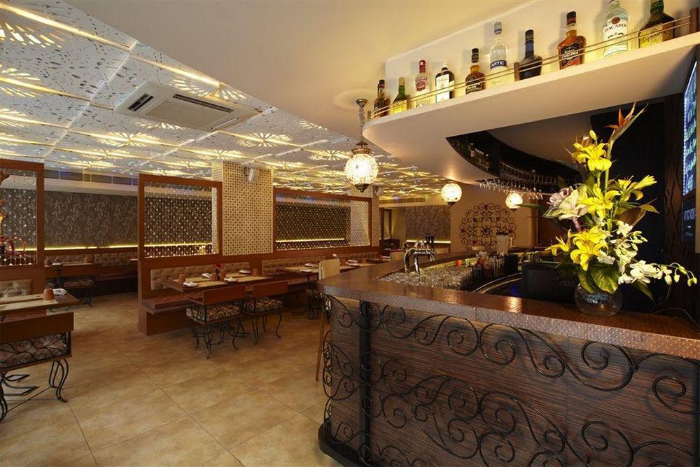 Hotel Bawa Continental Bombay Esterno foto